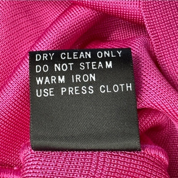 St. John Griffith & Gray Bright Pink Knit Camisole Top Crystal Heart Size Small - Picture 6 of 7